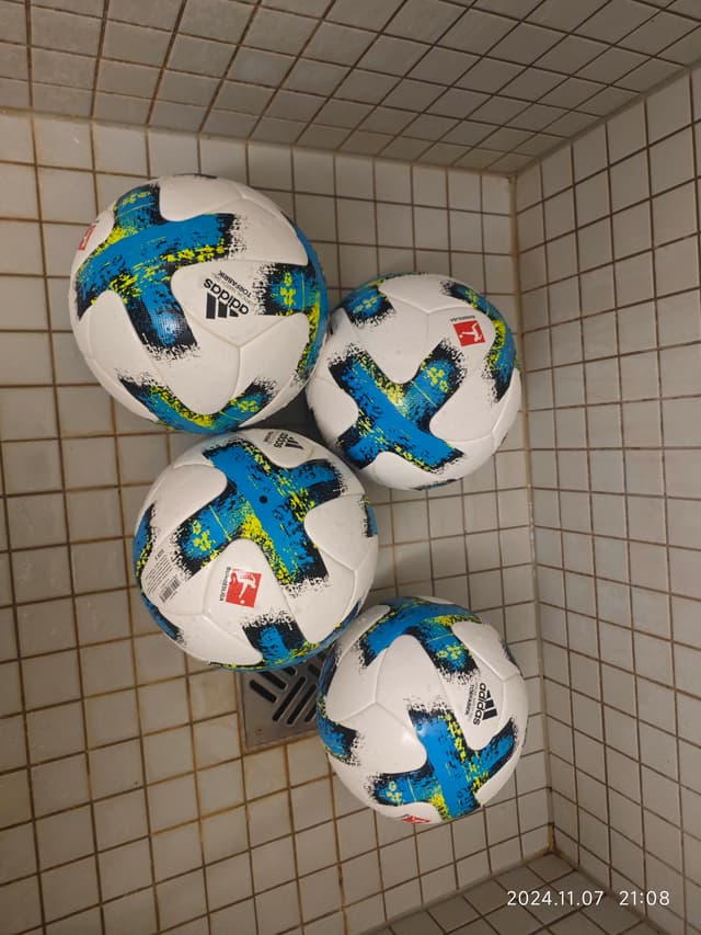 Adidas Torfabrik Bundesliga17/18 officialmatchball