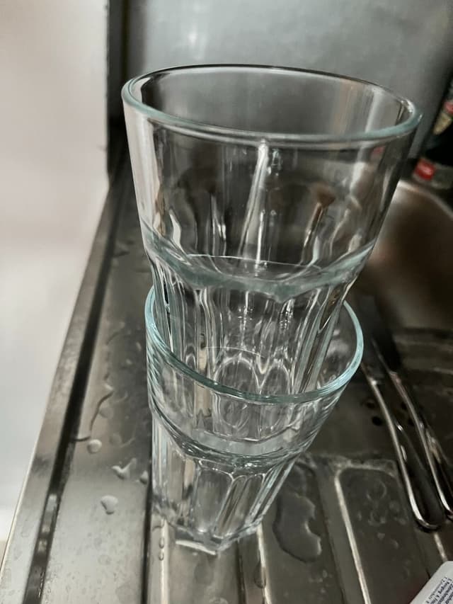 2 drinking glasses