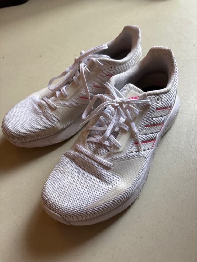 Running shoes Adidas ONLY TODAY